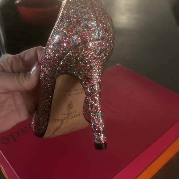 Holiday perfect Kate Spade heels. Like New. - Picture 2 of 6